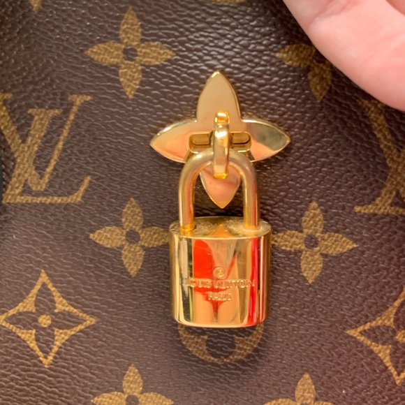 Monogram Authentic Louis Vuitton medium size tote - Picture 2 of 8